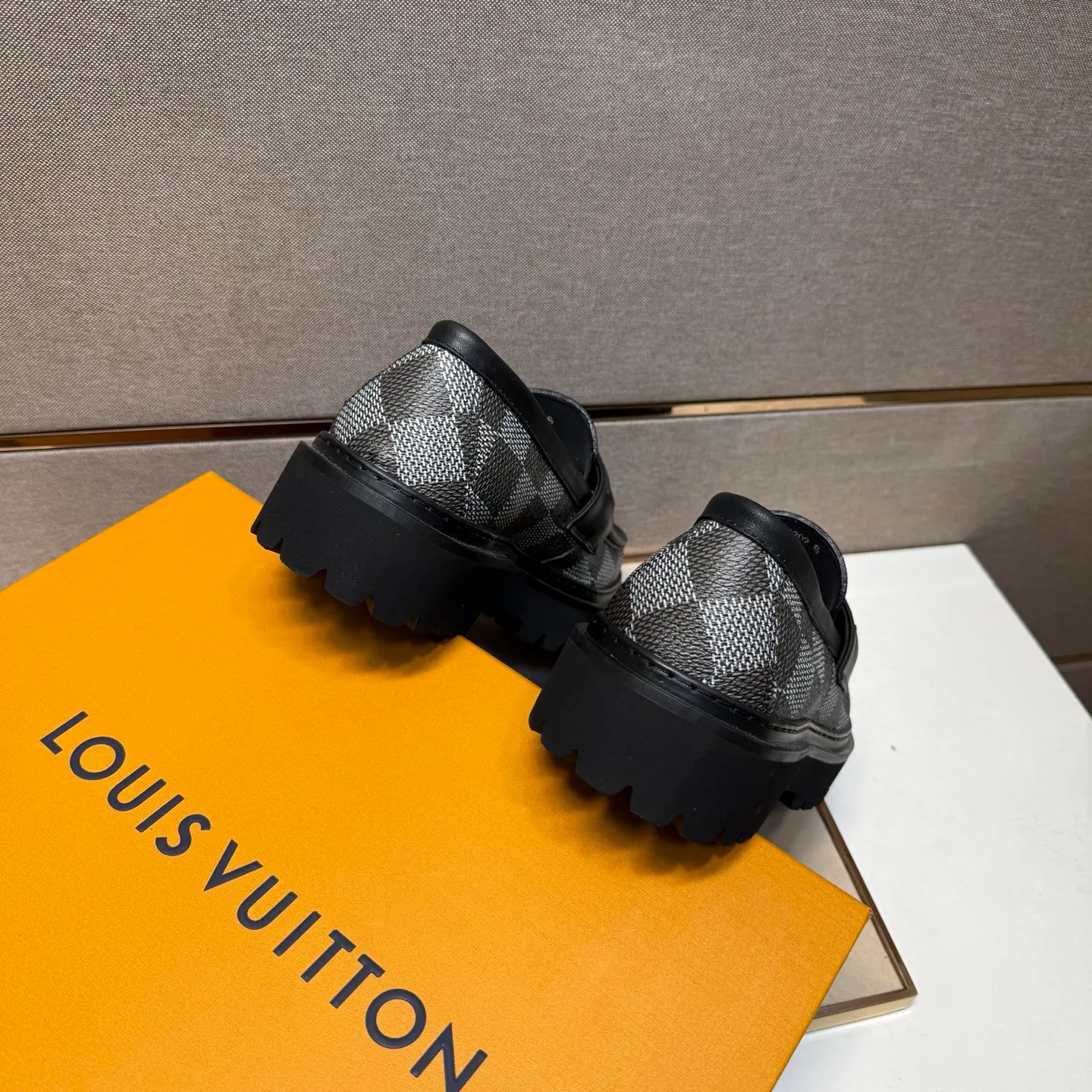 Men's men's shoes 💰pp620【Lv～】Men's casual leather shoes 2025z cabinet sales simultaneously 🔶Size: 39-44 #️⃣ 🔷3 colors🔜The upper is made of cowhide stitching ➕Cowhide lining, comfortable and breathable, sole: original comfortable and wear-resistant outsole, ⚠️real thing📱photographed🎬real thing is better📢📢📢